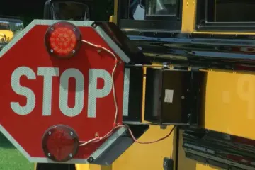 Multa por pasar un bus escolar en Virginia